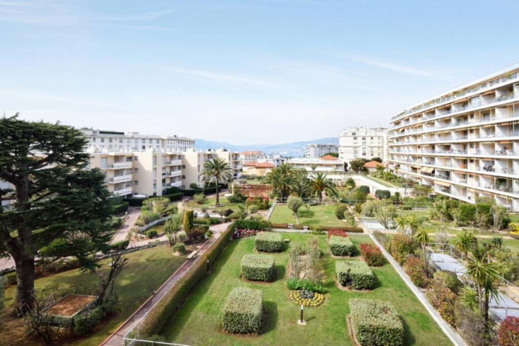 Appartement Spacieux Avec Vue Mer Proche Du Centre 칸느 외부 사진